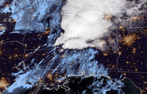 Mississippi tornadoes kill 23, injures dozens overnight